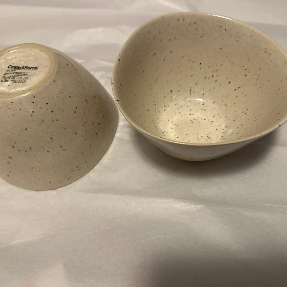 2 CRATE & BARREL WILDER SANDSTONE OATMEAL SPECKLED CEREAL BOWLS 6” DIAMETER